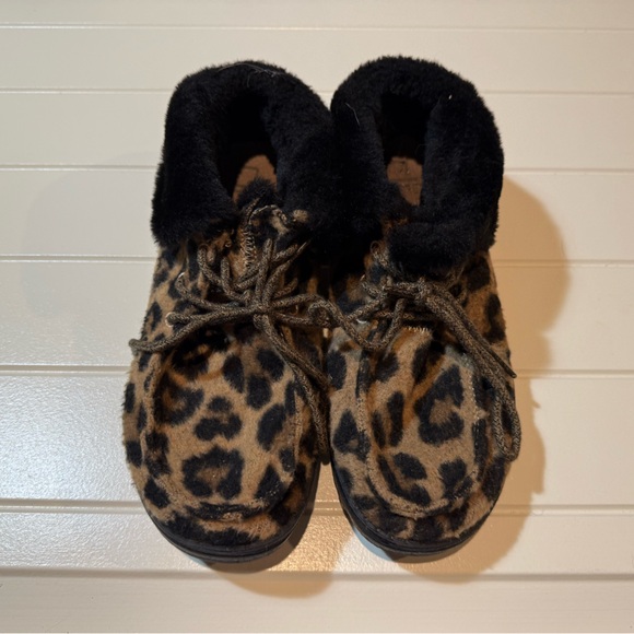 Hey Dude/ Britt Cheetah Print Booties - Picture 2 of 8